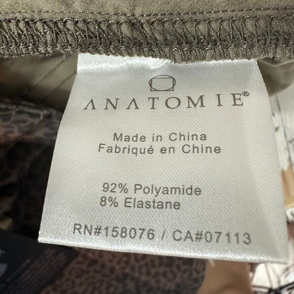 Anatomie Travel  Kate Cargo Baby Cheetah Printed Khaki Pants Size Medium - Picture 6 of 11